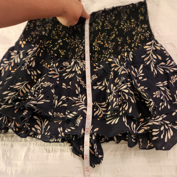 Zara black floral eyelet mini sports size small to medium - Picture 5 of 11